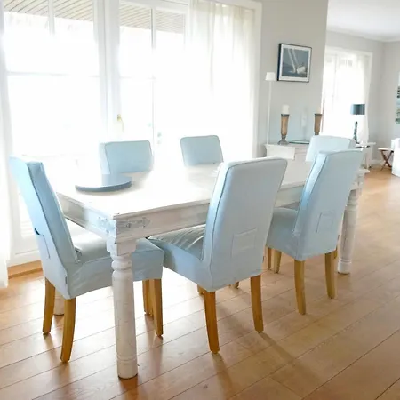 Reetdachhaus Mit Direktem Meerblick