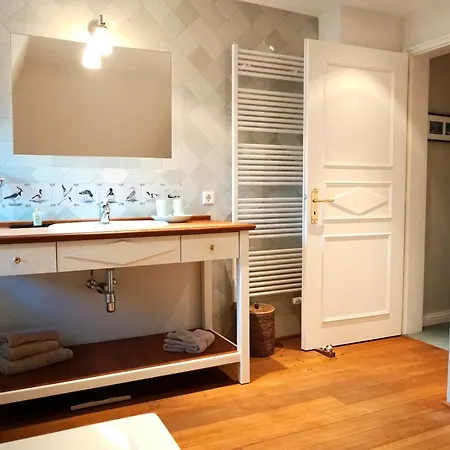 Reetdachhaus Mit Direktem Meerblick Сasa de vacaciones Nieblum