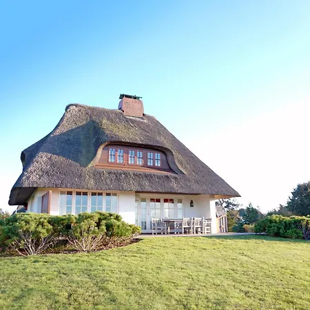 Reetdachhaus Mit Direktem Meerblick Nieblum