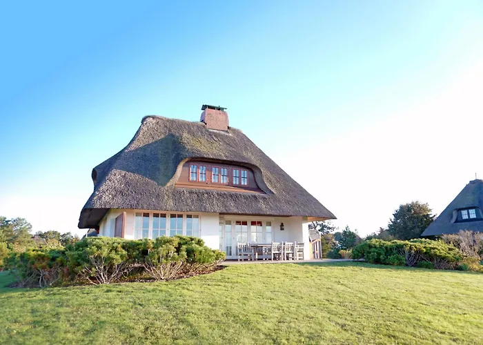 Reetdachhaus Mit Direktem Meerblick Nieblum